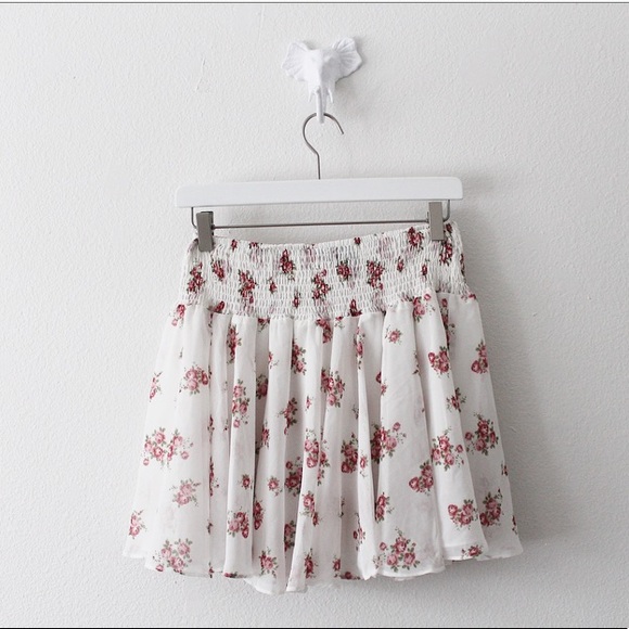 Forever 21 Dresses & Skirts - 💕NWT Forever 21 Floral Flare Skirt L73